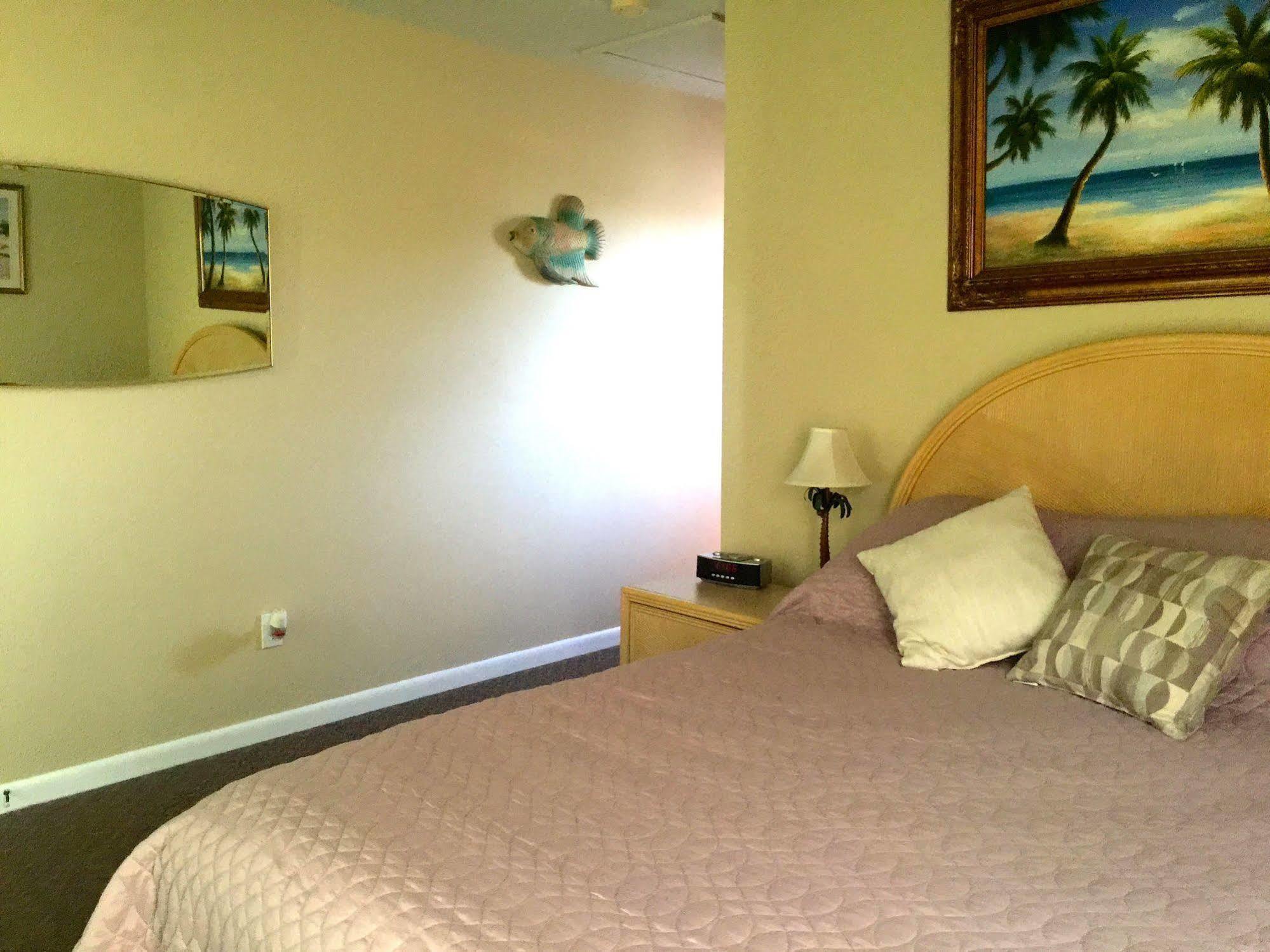 Mellon Patch Inn Port St. Lucie Bagian luar foto