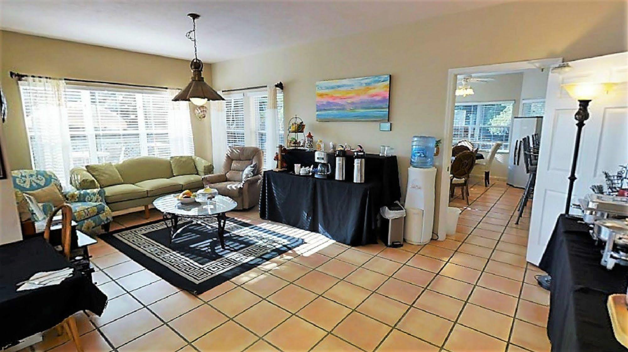 Mellon Patch Inn Port St. Lucie Bagian luar foto